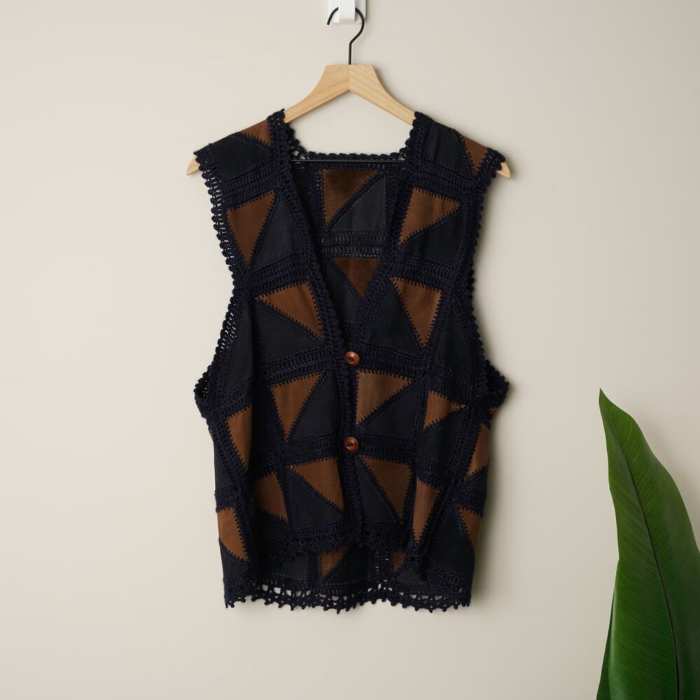 Vintage 1970s Suede Crochet Patchwork Vest Wooden Buttons Triangle Sleeveless - Picture 4 of 8